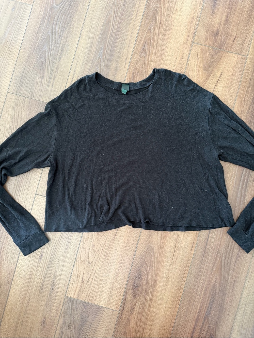 wild fable Black Long-Sleeve Cropped Tee